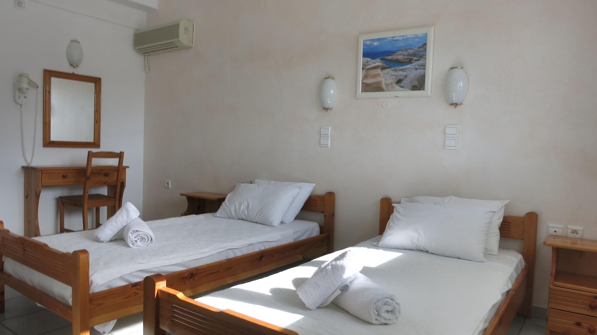 Lagada Beach Hotel Adamantas  ภายนอก รูปภาพ