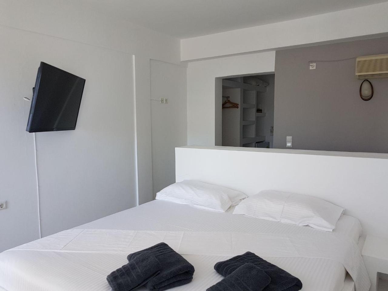 Lagada Beach Hotel Adamantas  ภายนอก รูปภาพ